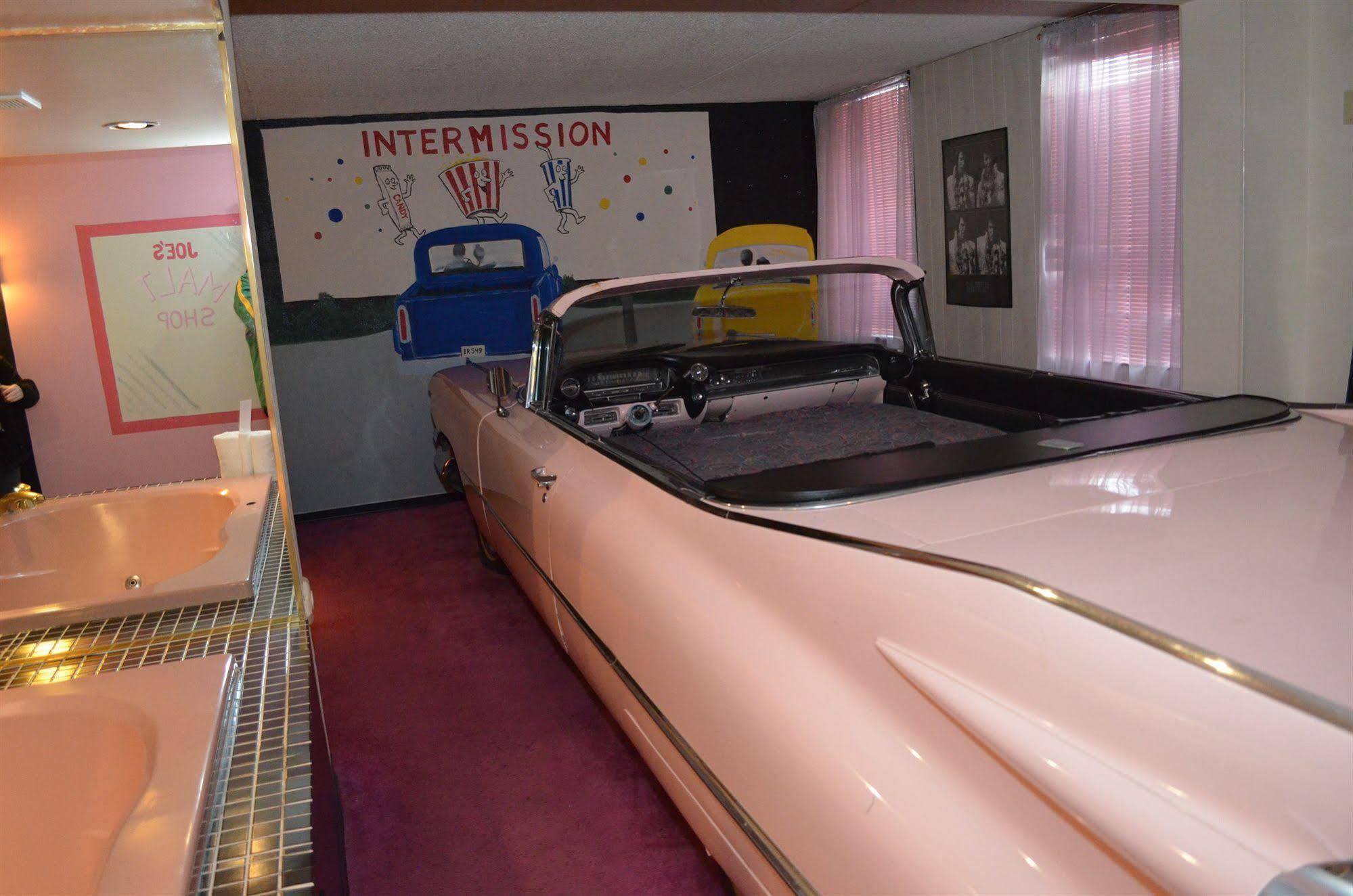 Red Carpet Inn Fanta Suites Hotel Грийнууд Екстериор снимка